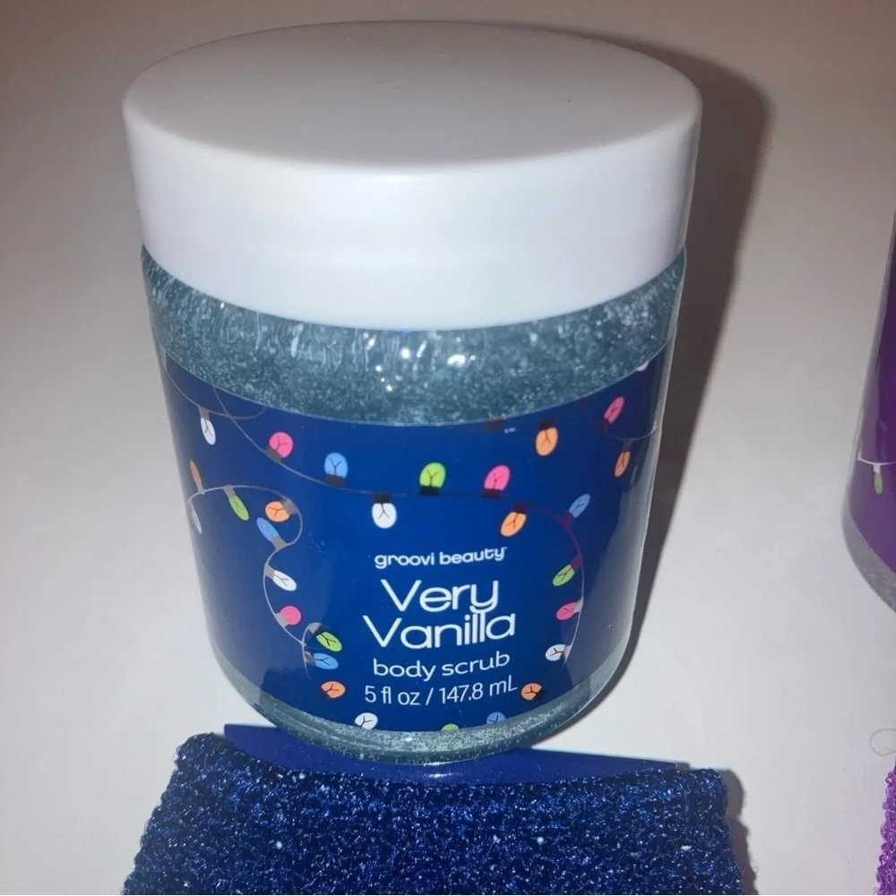 Groovi Beauty Sugared Citrus & Very Vanilla Body Scrub/Mitts  5 fl oz Each New